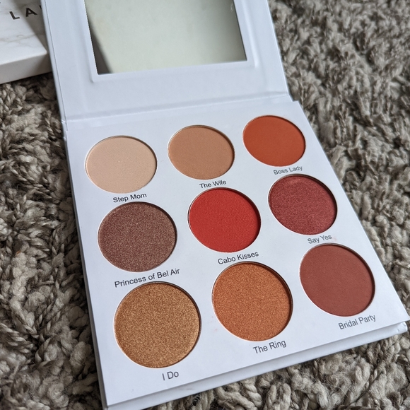 Beauty Makeup Bundle - Picture 5 of 9